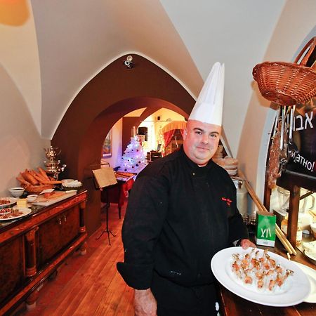 Hotel Actum Kranj Bagian luar foto