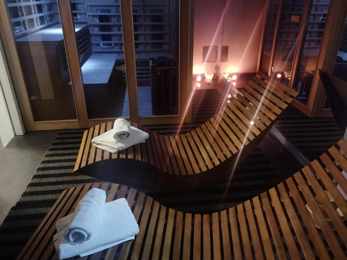 Hotel Actum Kranj Bagian luar foto