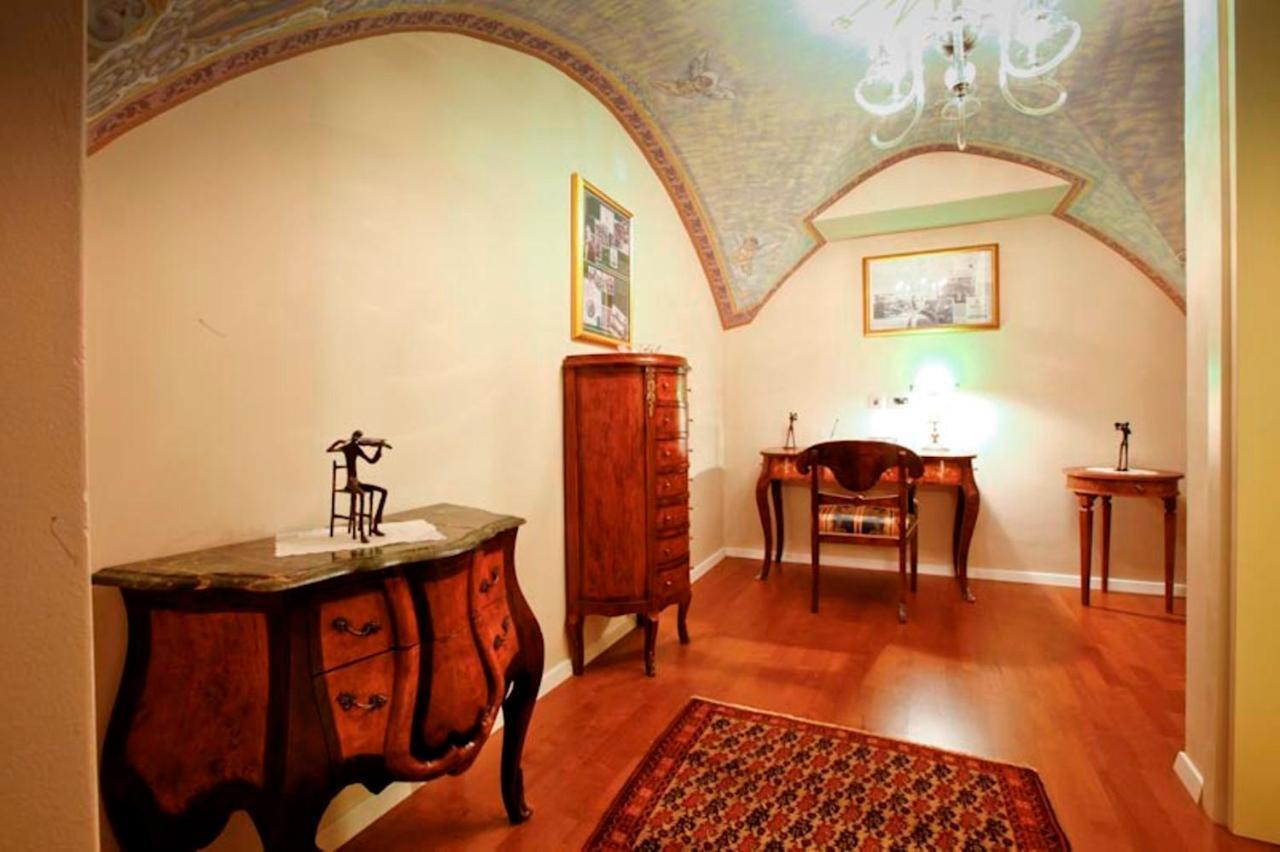 Hotel Actum Kranj Bagian luar foto